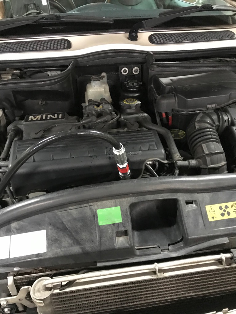 BMW MINI ミニクーパー 型式：GH-RA16 エンジン内部洗浄(TEREXS)  年式：平成15年5月 排気量：1600cc エンジン型式：W10B16A