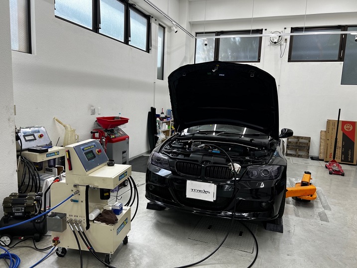 BMW E90 走行距離：67,000㎞ 整備 TEREXS エンジン内部洗浄 オイル交換