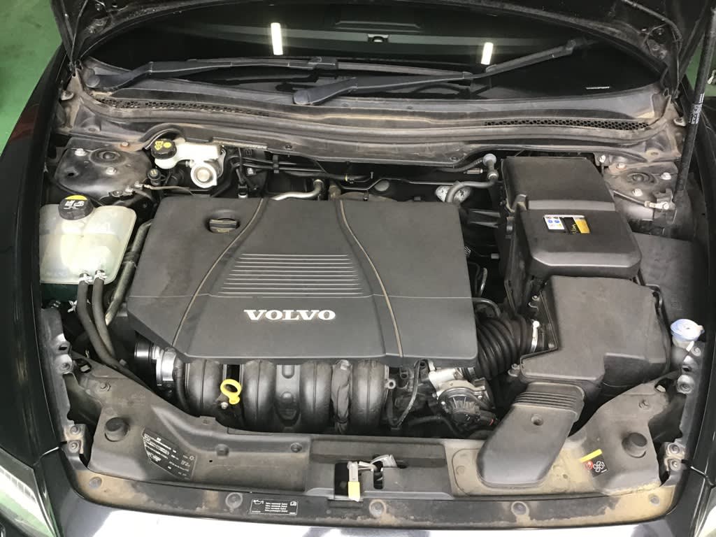 VOLVO ボルボ V50 走行距離：81,500㎞ 整備 TEREXS エンジン内部洗浄 オイル交換