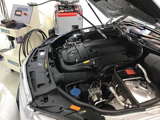 メルセデス ベンツ C200 W204 整備 TEREXS エンジン内部洗浄 オイル交換