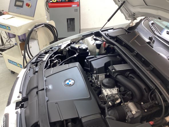 BMW E92 オイル交換だけじゃダメなの？ オーナー様もビックリ！ TEREXS エンジン内部洗浄でエンジンが劇的快調に！