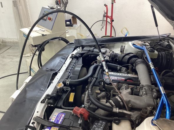 GX81クレスタ 旧車のメンテナンスはオイル交換だけじゃダメなの？ オイル交換だけではスラッジは除去しきれません。定期的にティレックスエンジン内部洗浄で徹底的にエンジン内部の洗浄を！