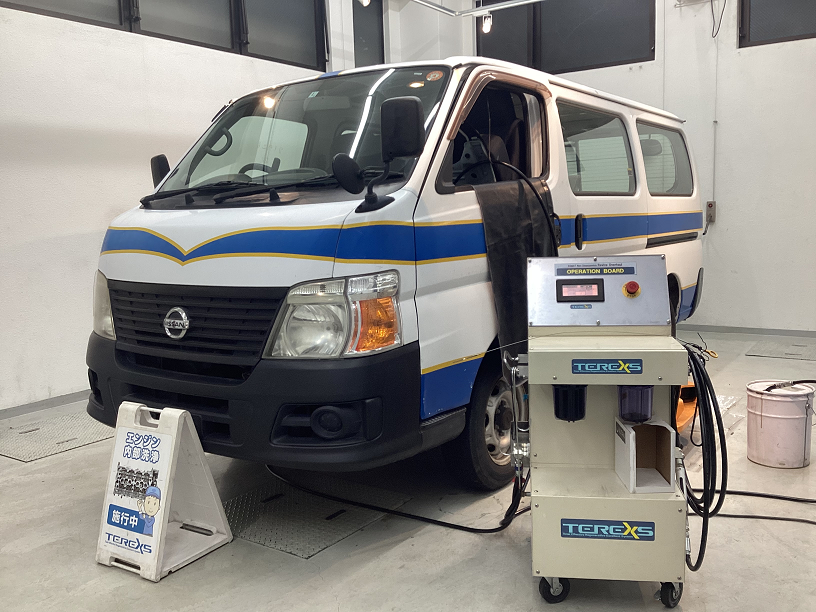 日産キャラバン E25 DPF詰まり予防にTEREXSってどう？ D30DDTi ディーゼルエンジンの煤の根源は空燃比にあり！エンジン内部洗浄でスラッジをシッカリ除去することで空燃比を最適化。