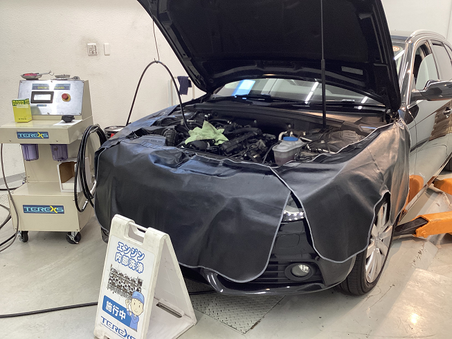 Audi アウディA4 アバント クアトロ2.0T 欧州車のエンジンフラッシングって⁈ 汚れが溜まりやすいターボ車両はオイル交換と同時にTEREXSがオススメ！しっかりスラッジを除去することで本来のエンジン性能を取り戻します。