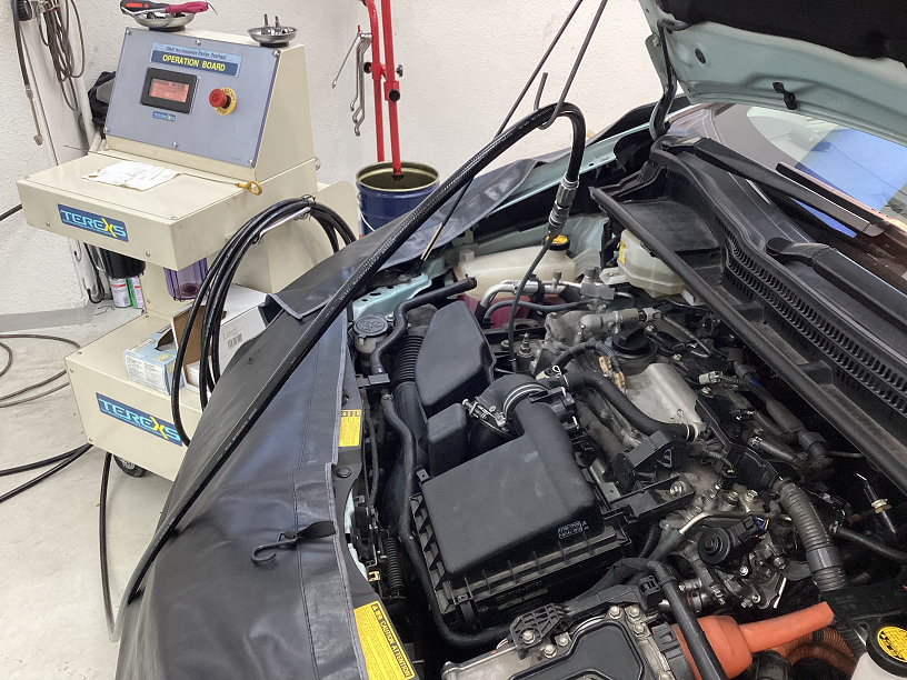 ZVW30プリウス燃費向上のカギはTEREXSエンジン内部洗浄とEGR清掃って⁈  ハイブリッド車のEGRシステム経路とエンジン内部にはスラッジが蓄積しています！TEREXSで細部までしっかり汚れを落とすことで燃費向上！