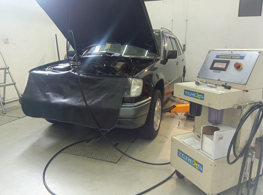 ベンツ W124 220E セレストケア エンジン内部洗浄