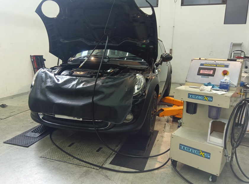 MINI ZF16 R55 クラブマン セレストケア エンジン内部洗浄