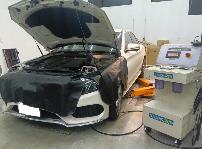 ベンツ C220d セレストケア エンジン内部洗浄