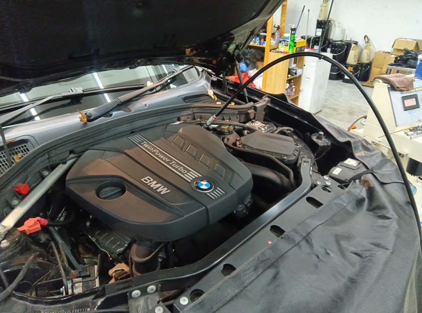 BMW X3 F25 20d ディーゼル セレストケア エンジン内部洗浄