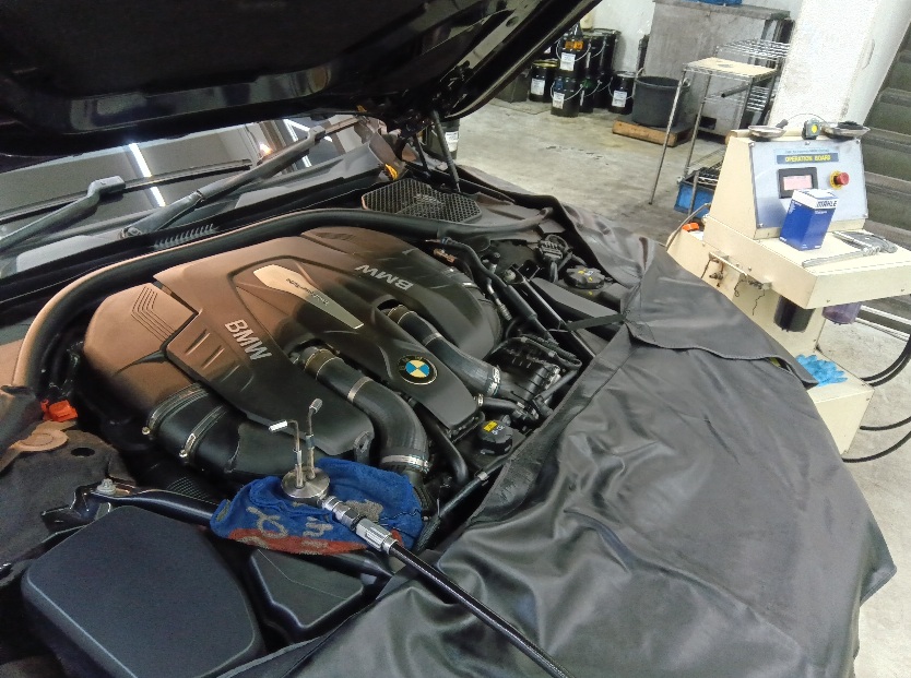 BMW 750Li セレストケア エンジン内部洗浄