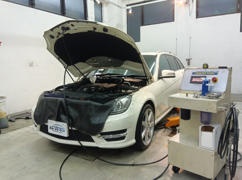 メルセデスベンツ W203 200 セレストケア エンジン内部洗浄