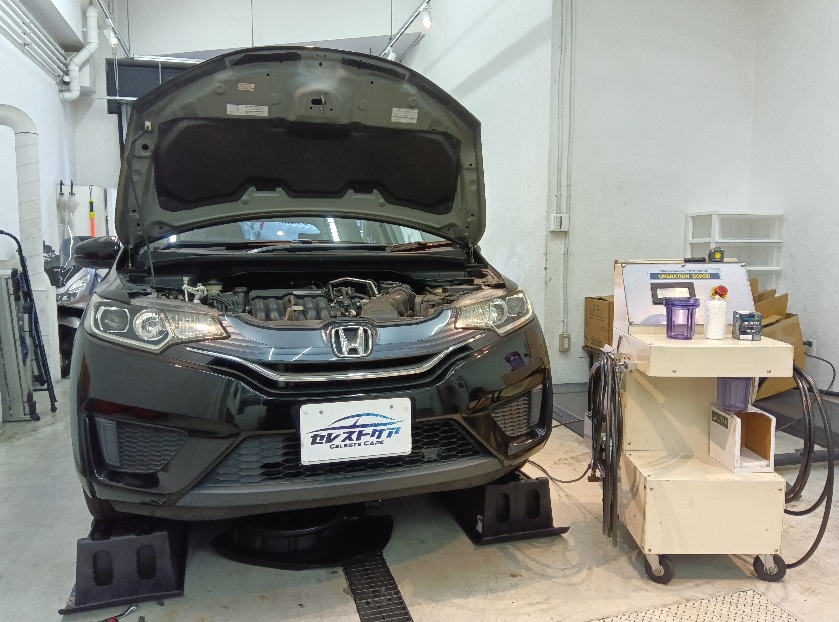 ホンダ フィット セレストケア エンジン内部洗浄 オイル交換