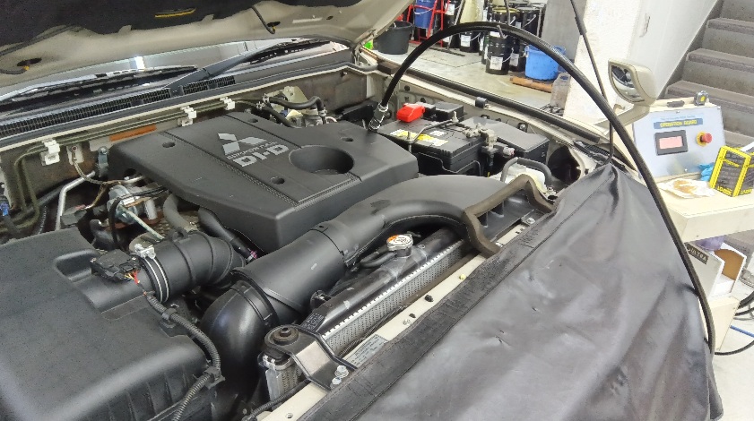 三菱 パジェロ セレストケア エンジン内部洗浄